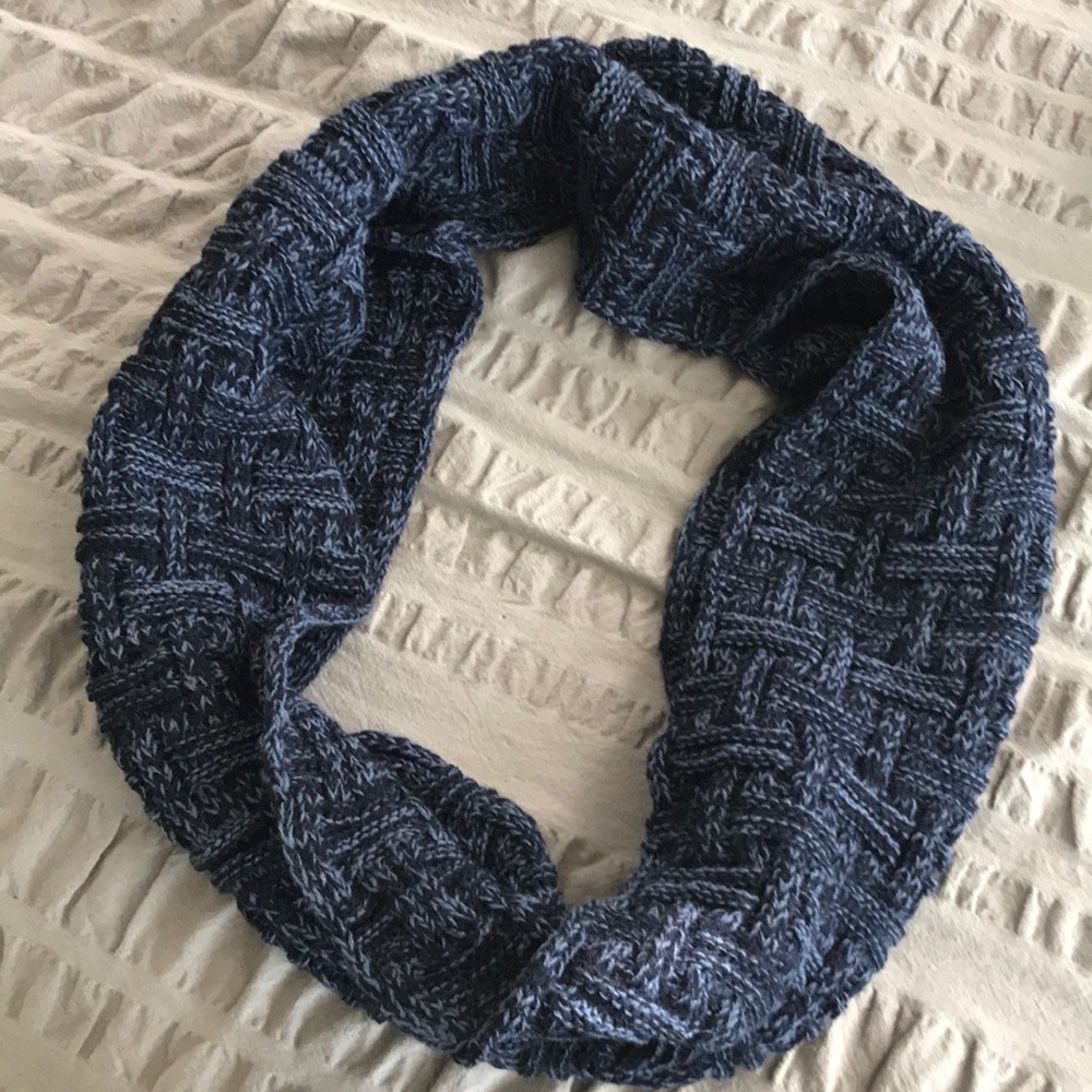 Infinity scarf - Picture 2 of 2